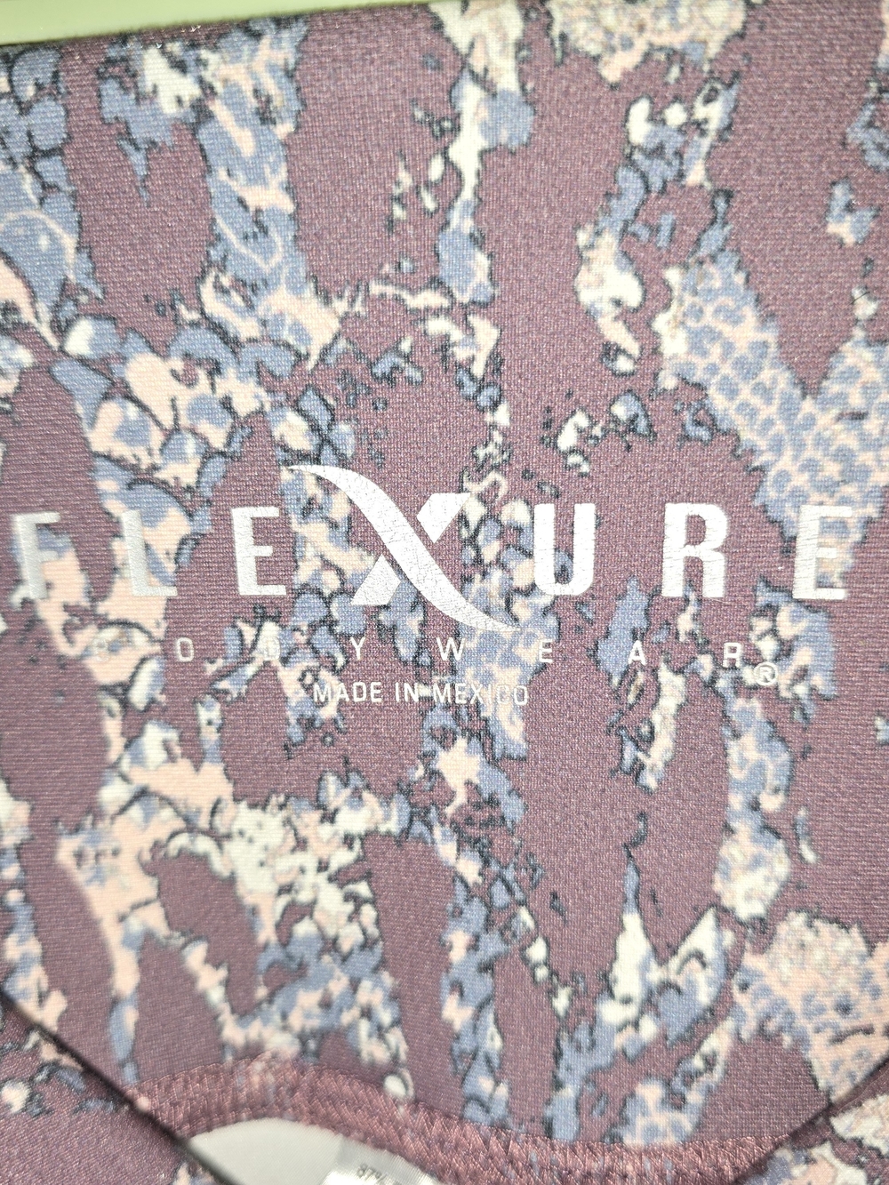 Flexure Snakeskin Printed Leggings in Purple - Picture 2 of 8